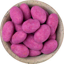 Mandle v b�l� �okol�d� a malinov�m prachu 100g